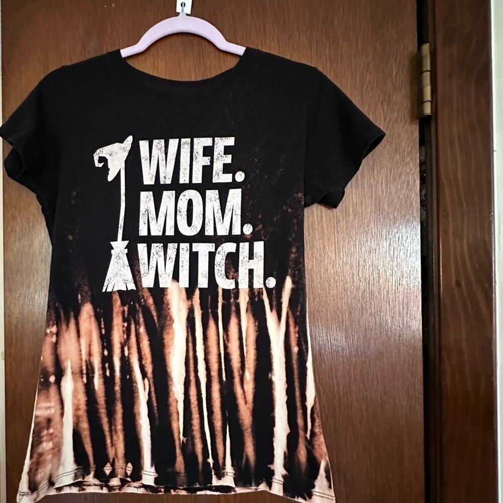 Wife Mom Witch up cycle bleach black tee shirt broom medium - Picture 4 of 4